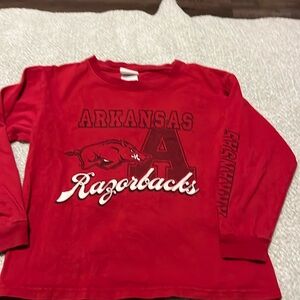 Arkansas Razorbacks Boys Shirt Long Sleeve size 6/7 but fits more like a size 5